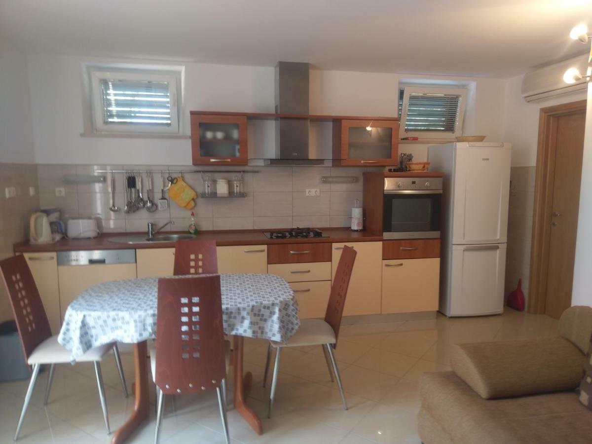 Apartment Lucija Betina  Kültér fotó